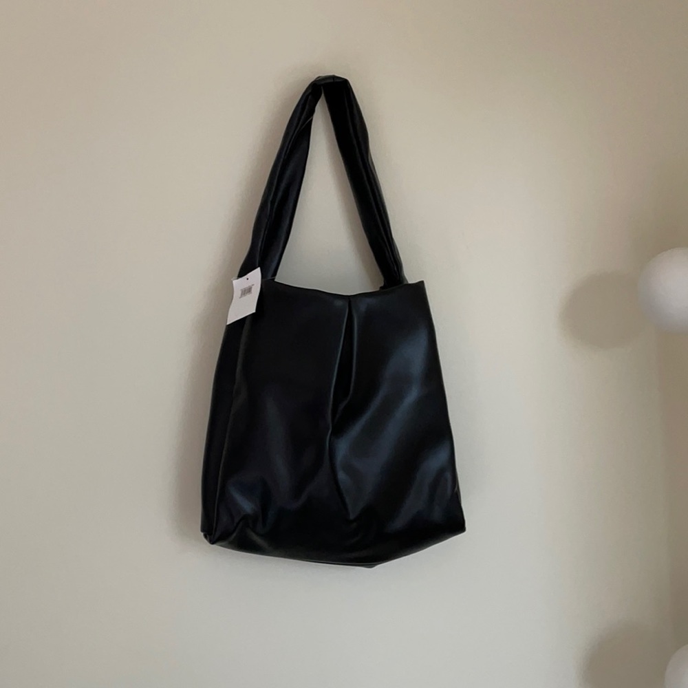 Street Level black shoulder bag